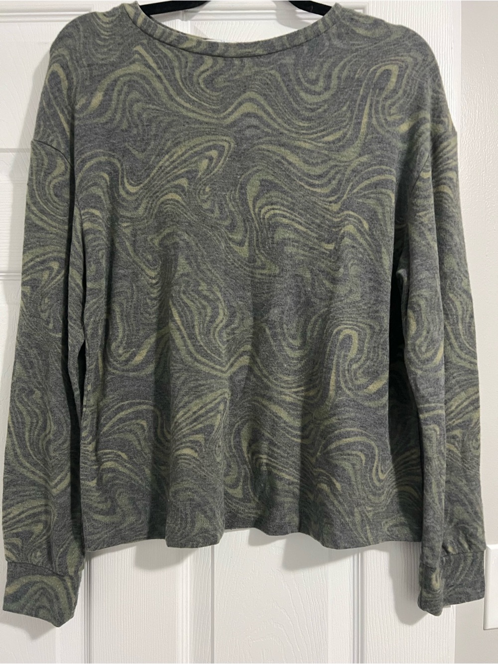 Time and Tru Olive long sleeve Crewneck